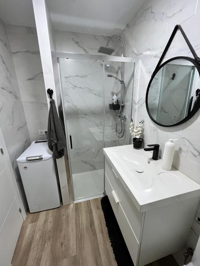 Anne'S Corner Apartment La Cala Del Moral ภายนอก รูปภาพ